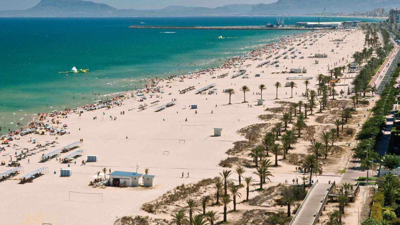 Barraques 65 Playa De Gandia Solo Para Familias Exterior photo